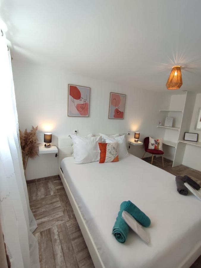 Appartement 100M2, Independant Dans Notre Maison Garennes-sur-Eure Exterior foto