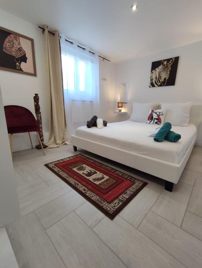 Appartement 100M2, Independant Dans Notre Maison Garennes-sur-Eure Exterior foto