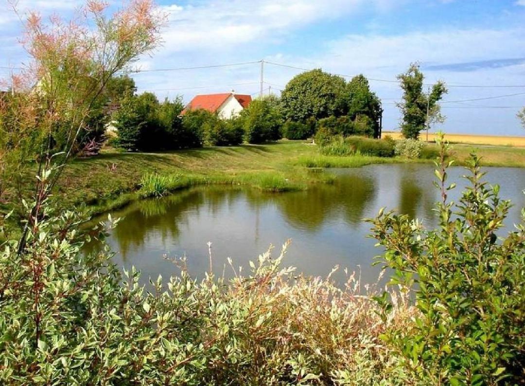 Appartement 100M2, Independant Dans Notre Maison Garennes-sur-Eure Exterior foto